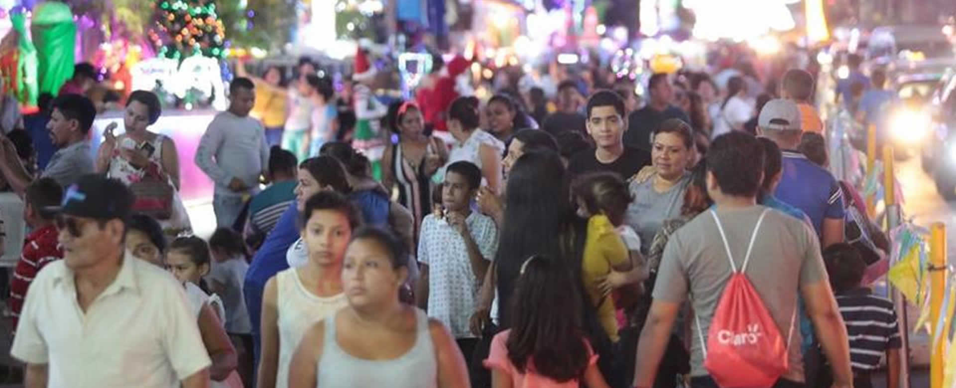 La Avenida más iluminada de Nicaragua sigue cautivando a sus visitantes