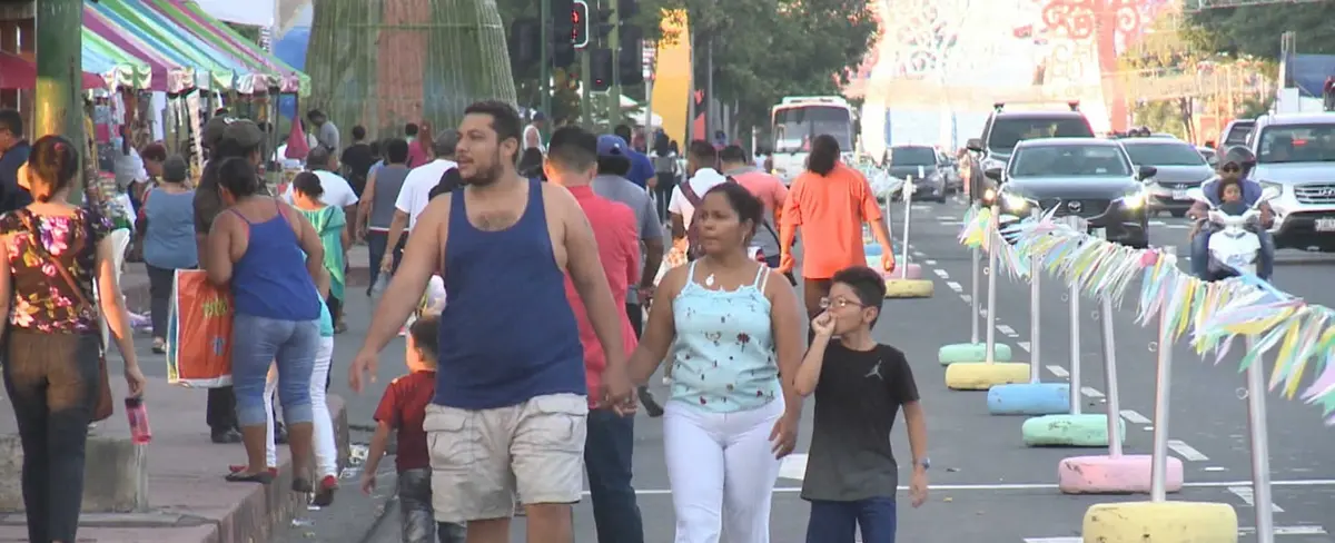 La avenida más iluminada de Nicaragua con aires decembrinos