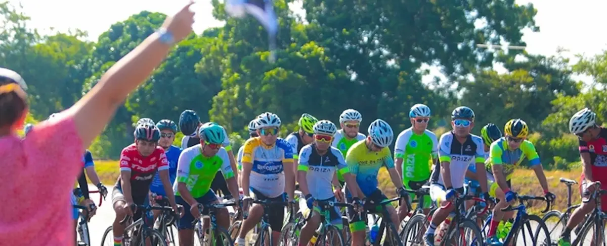 Ciclistas nacionales y extranjeros promueven hábitos saludables