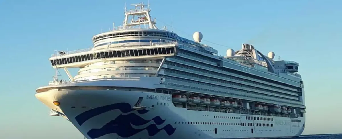 Arriba el Crucero Emerald Princess en el Puerto San Juan del Sur