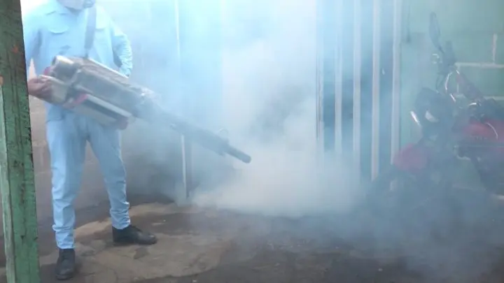 Brigadas de fumigación continúan en la lucha contra el mosquito transmisor