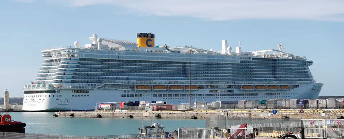 Italia: Detienen crucero con 6 mil personas por sospecha de coronavirus