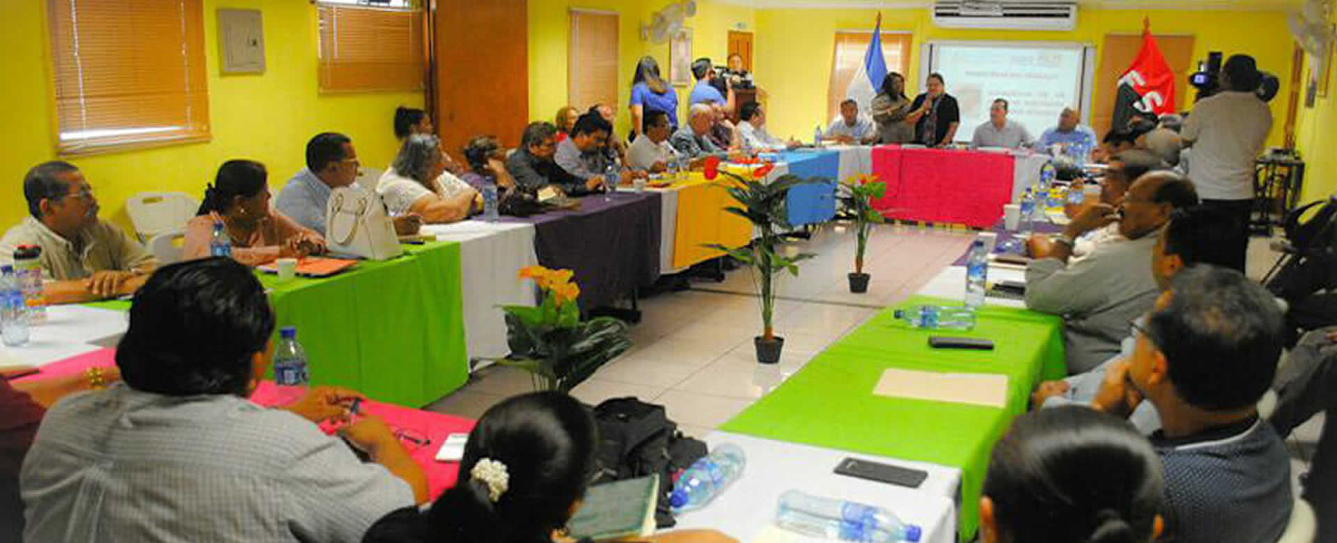 Instalan mesa de negociación para discutir índices del Salario Mínimo