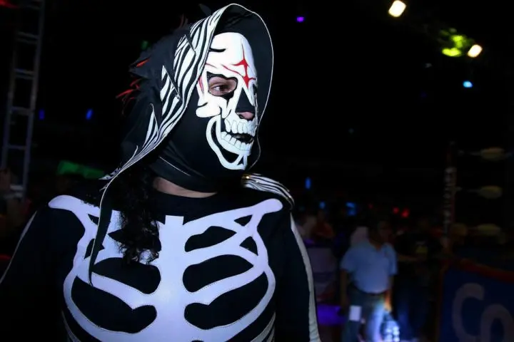 Muere La Parka tras pasar meses hospitalizado por lesiones de combate