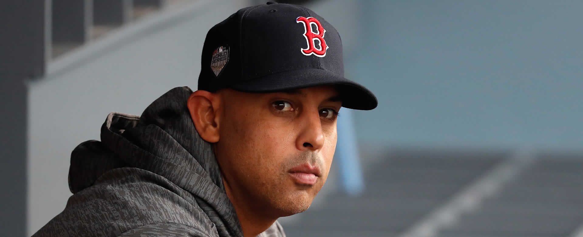 Medias Rojas despiden a Alex Cora en medio de escándalo