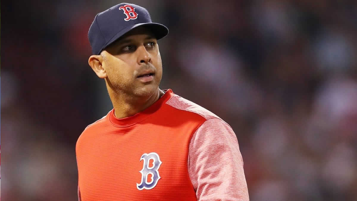 Medias Rojas despiden a Alex Cora en medio de escándalo