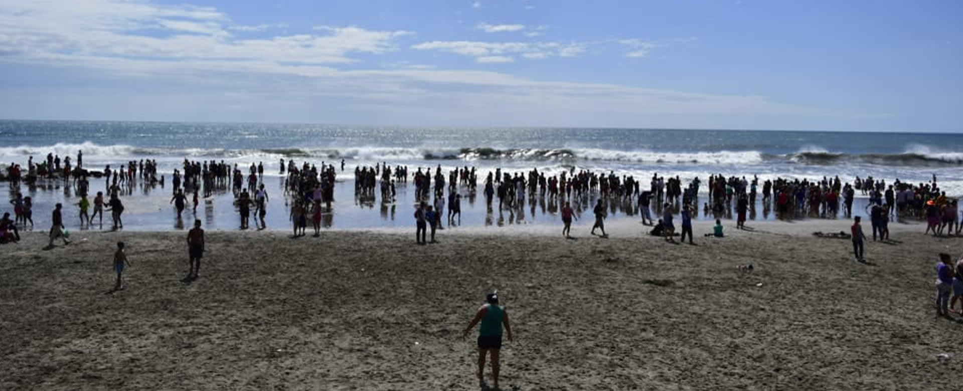Poneloya y Las Peñitas reciben a turistas en inicio de Año Nuevo