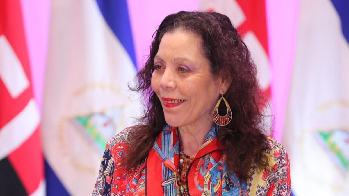 Rosario: Ningún padre pagará impuestos por útiles escolares