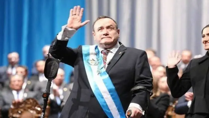 Alejandro Giammettei asume como jefe de Estado de Guatemala