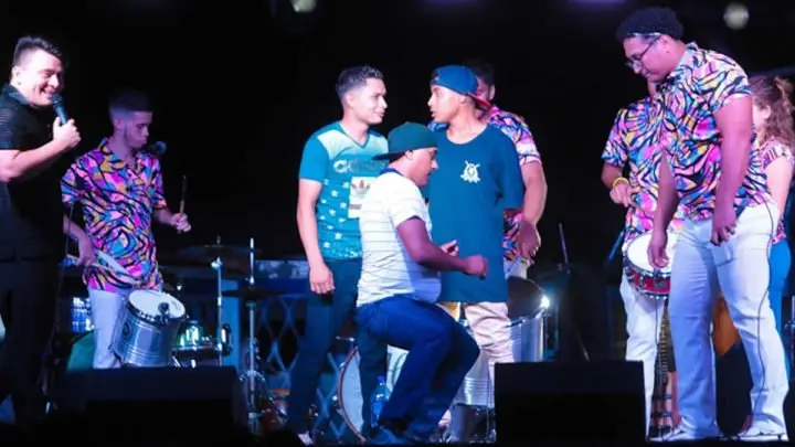 Capitalinos reciben año nuevo con un espectacular concierto