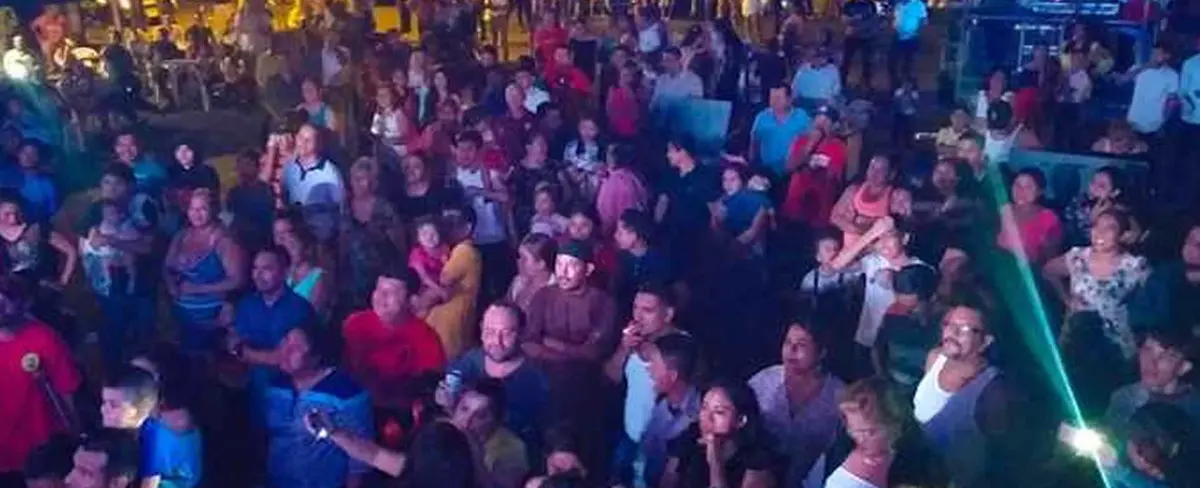 Capitalinos reciben año nuevo con un espectacular concierto