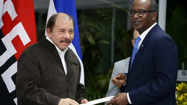 Daniel y Rosario reciben Cartas Credenciales de los nuevos Embajadores de Panamá y Yibuti