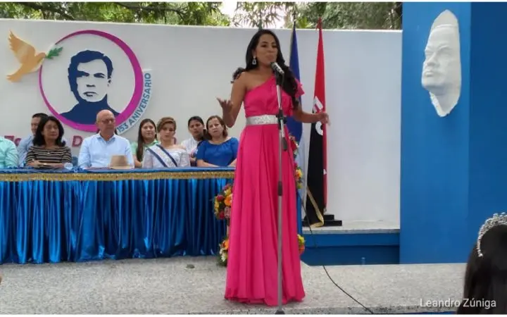 Candidatas a Musas Darianas, saludan153 aniversario del natalicio de Rubén Darío