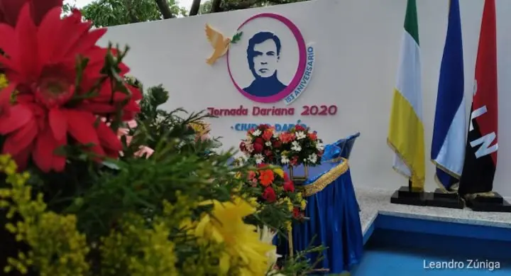 Candidatas a Musas Darianas, saludan153 aniversario del natalicio de Rubén Darío