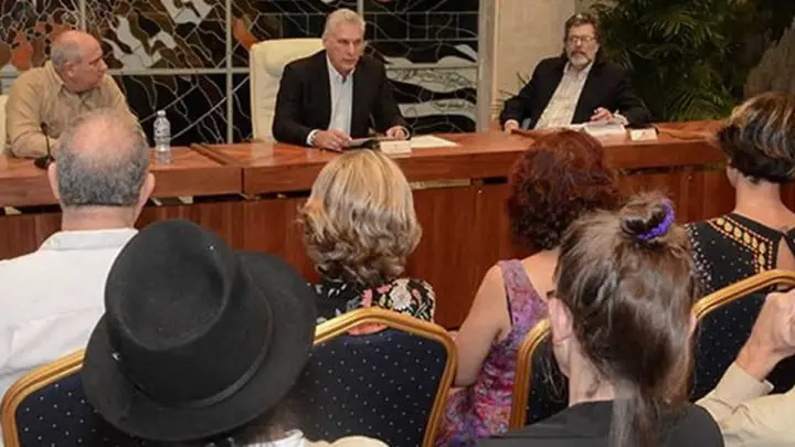 Díaz-Canel: En la crisis actual lo esencial es salvar la cultural e historia de los pueblos