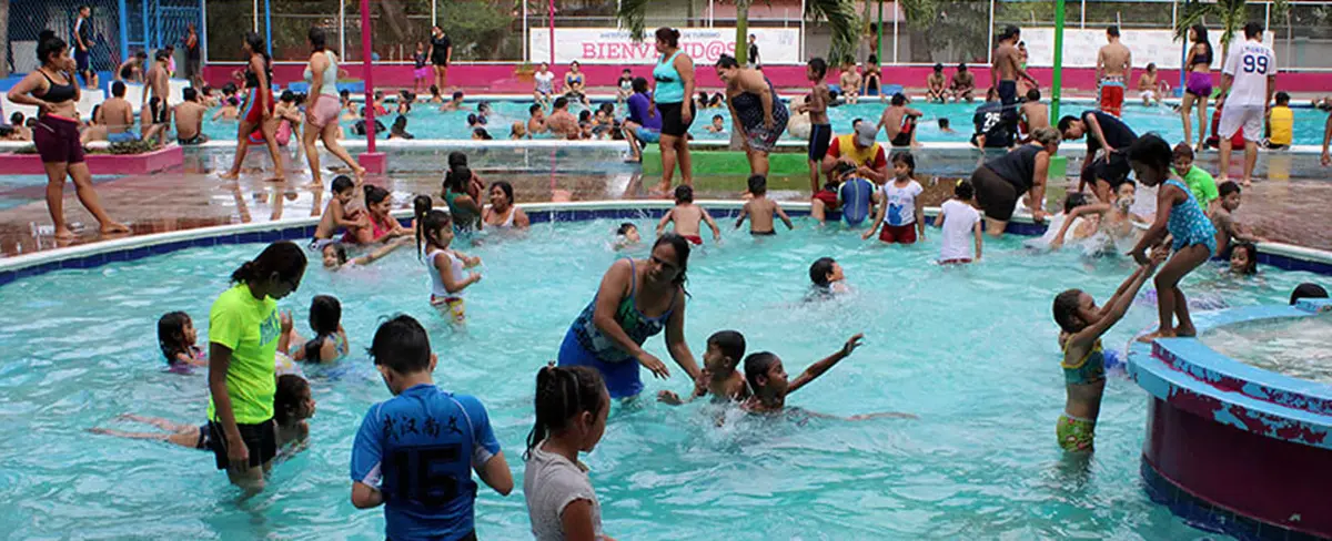 Familias gozan la alegría de vivir en Paz en el Centro Turístico Xilónem