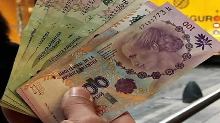 Gobierno argentino oficializa aumento salarial a trabajadores públicos
