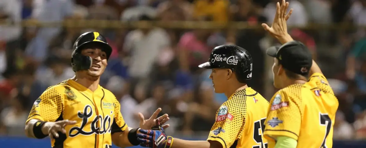 Los Leones le ganan por paliza a Los Tigres