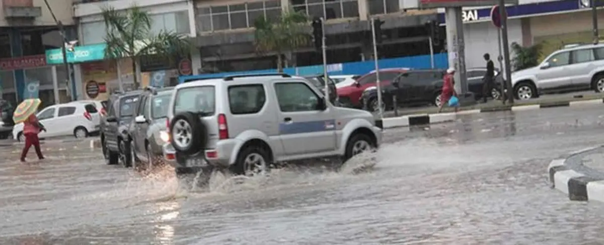 Intensas lluvias en Angola dejan al menos 300 viviendas destruidas