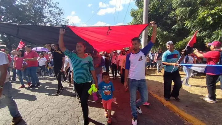 Managua camina en defensa del derecho a la vida de la mujer