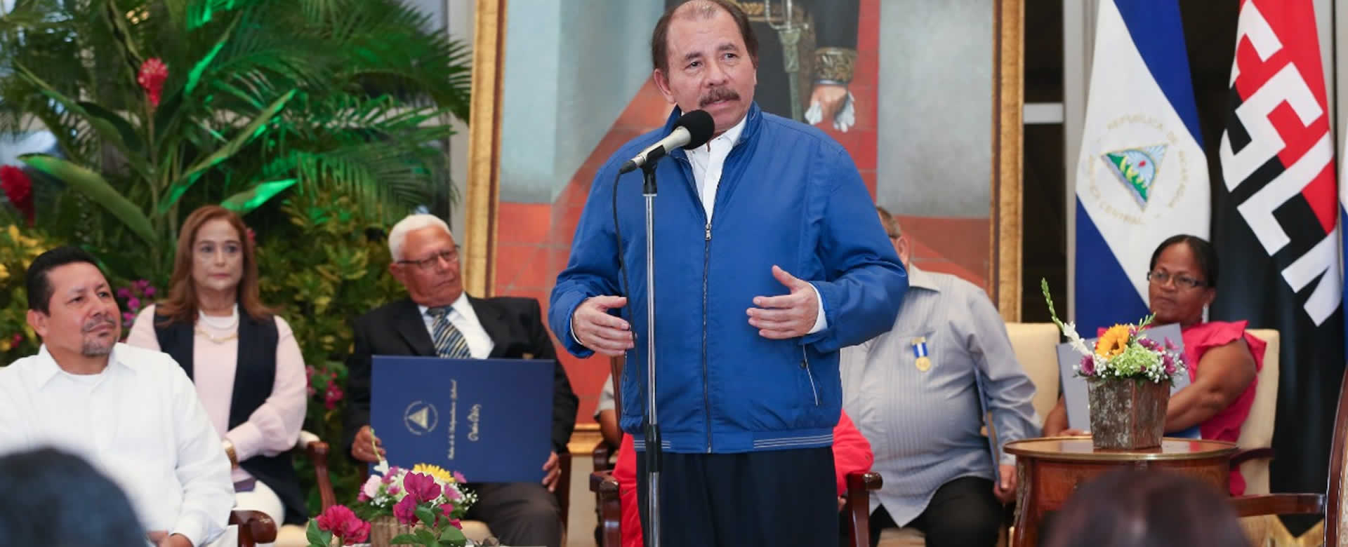 Daniel y Rosario entregan Orden Cultural Rubén Darío a maestros destacados