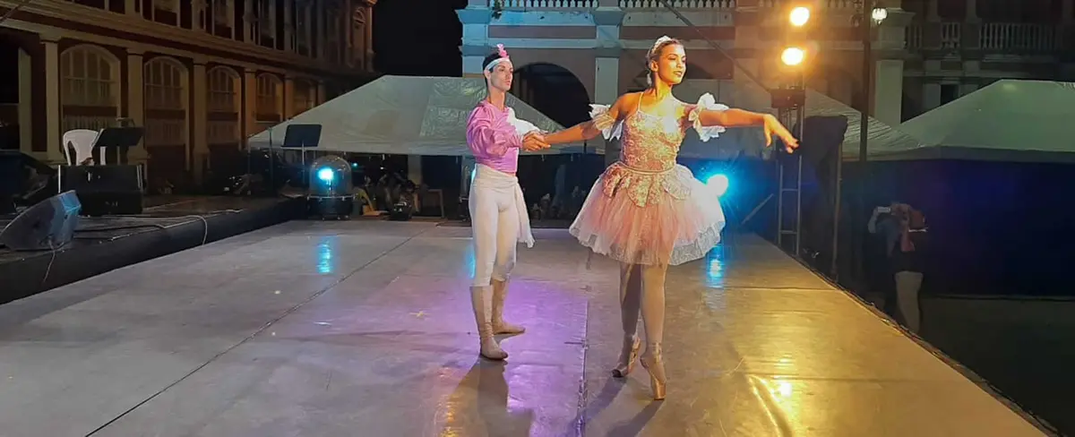 Tercer día del Festival Internacional de las Artes lleno de color y cultura