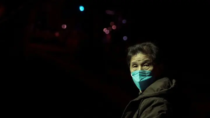 Reportan la primera muerte por coronavirus fuera de China
