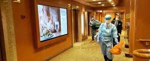 Asciende a 10 los contagiados por coronavirus en el crucero aislado en el puerto Yokohama en Japón