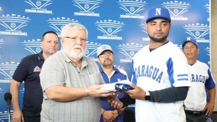 FENIBA realiza abanderamiento a la U-23 para el Pre Mundial de Béisbol