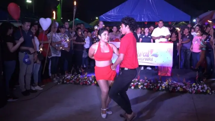Disfruta del Festival de los Enamorados en el parque Luis Alfonso Velásquez