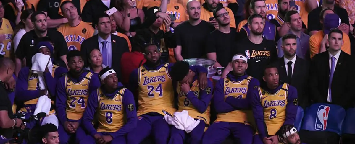 NBA Realiza emotivo homenaje a Kobe Bryant