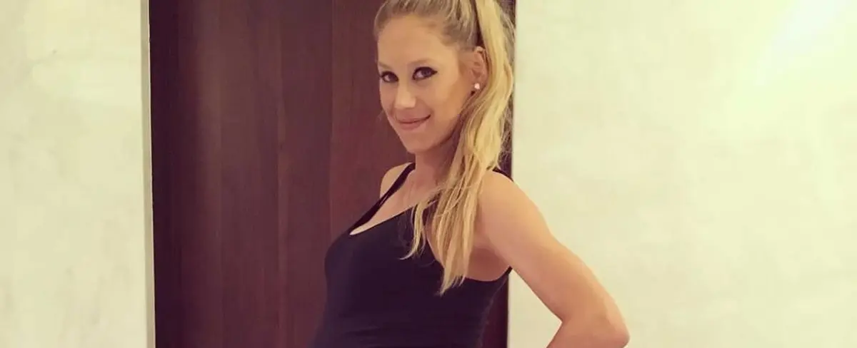 Enrique Iglesias y Anna Kournikova presentan imágenes de su tercera hija