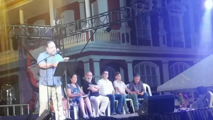 Libro de poesía brilla en el Festival Internacional de las Artes