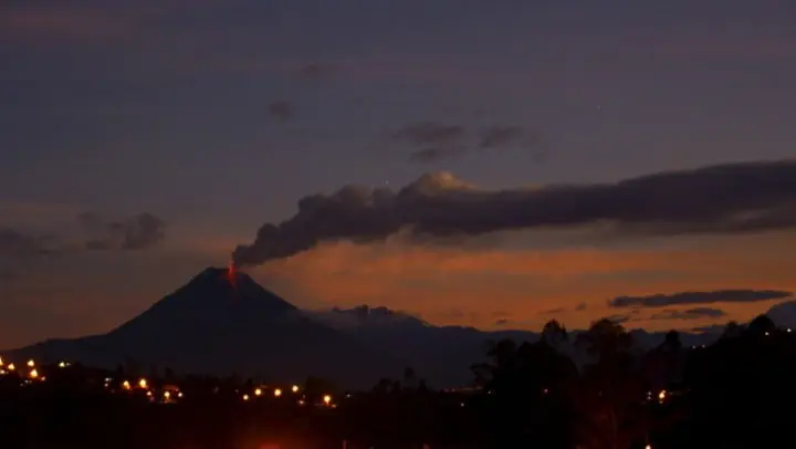 Estudios anuncian riesgo de colapso en Volcán Tungurahua de Ecuador