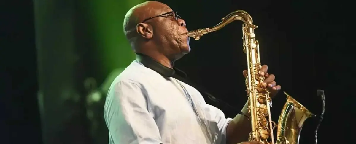 Muere la leyenda del jazz africano a causa de Coronavirus