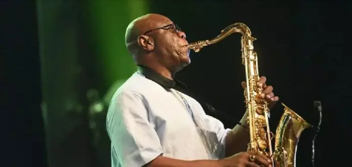Muere la leyenda del jazz africano a causa de Coronavirus 