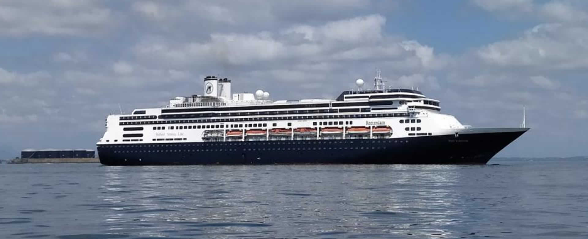 Mueren cuatro pasajeros del crucero anclado en Panamá por COVID-19