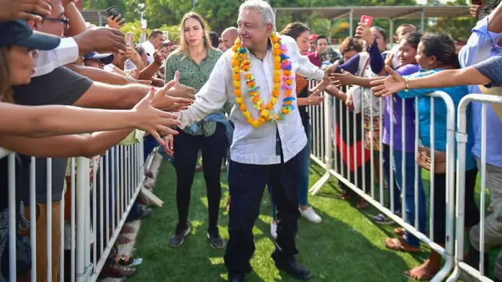López Obrador “desafía” al Coronavirus en un evento multitudinario