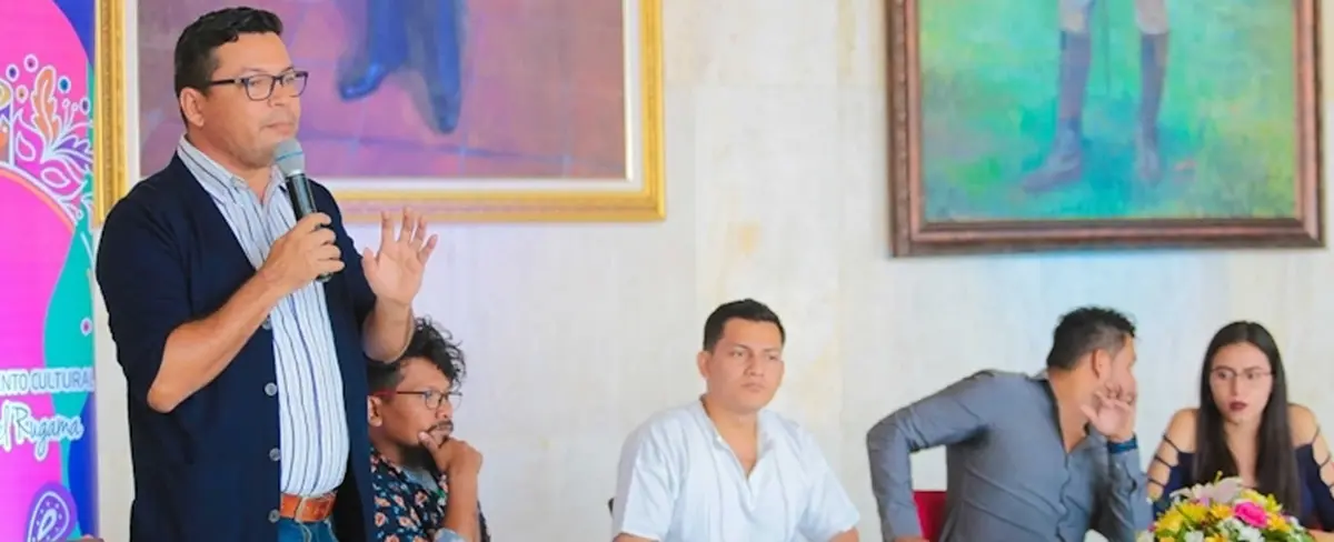 Poetas juveniles participan en encuentro nacional de literatura