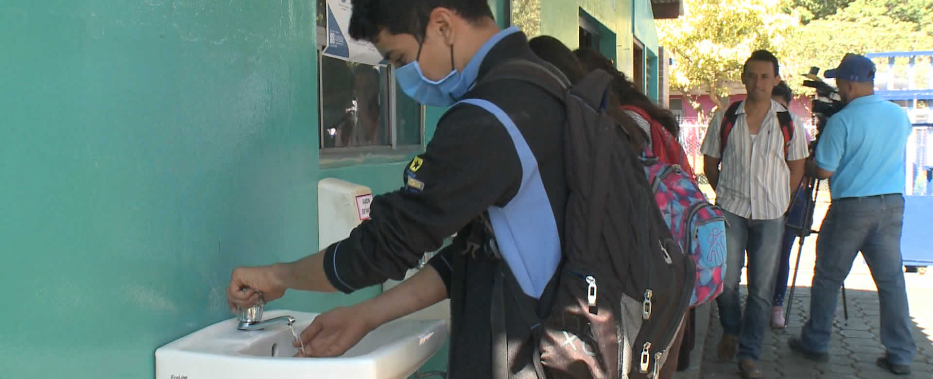 Estudiantes técnicos aprenden medidas para prevenir el COVID-19