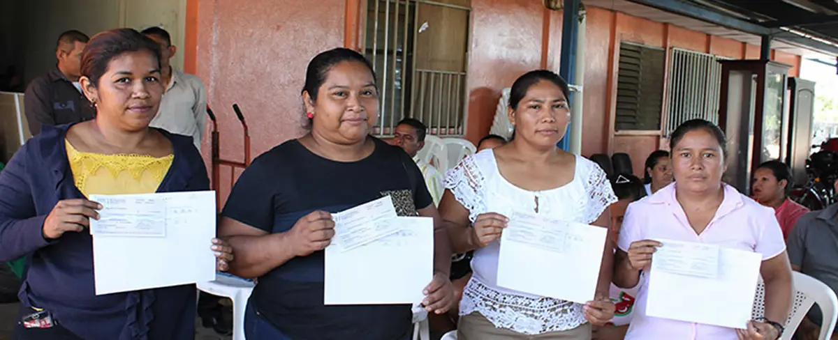 Gobierno de Nicaragua capitaliza a familias de Villa El Carmen