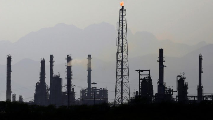 Precio del petróleo WTI vuelve a caer por debajo de 0 dólares