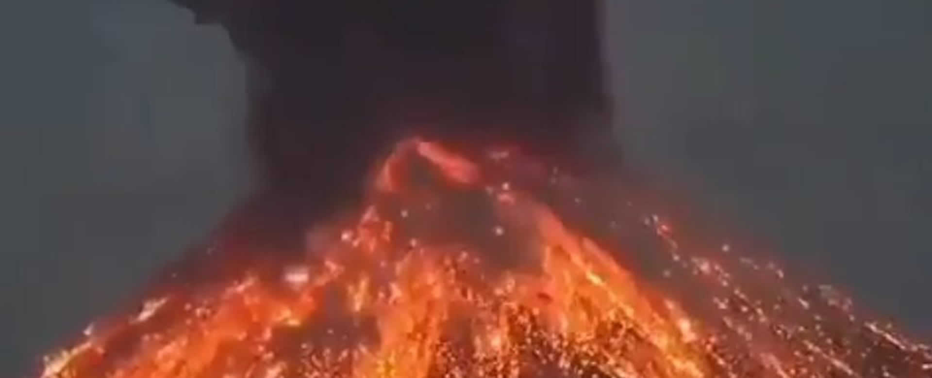 Indonesia: Reportan erupción de volcán Anak Krakatoa