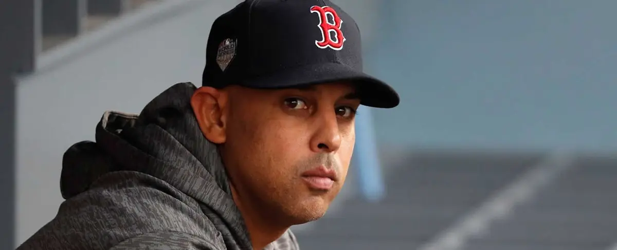 Alex Cora, ex manager de los Medias Rojas suspendido por robo de señas