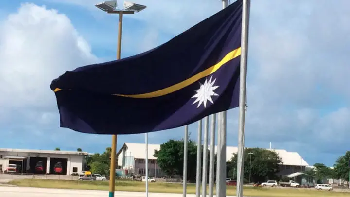 Bandera de Nauru.