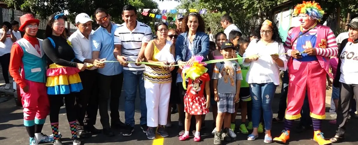 Familias celebran rehabilitación de calle en el barrio La Habana, Managua