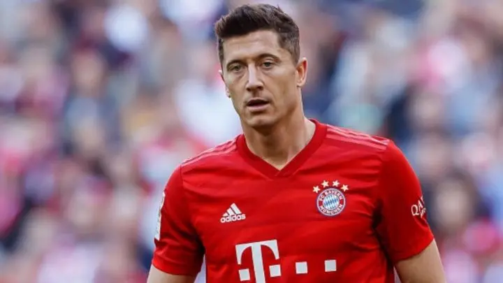 Lewandowski deja de ser el delantero mejor pagado de la Bundesliga