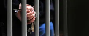Presos de California se infectan de COVID-19 para salir en libertad