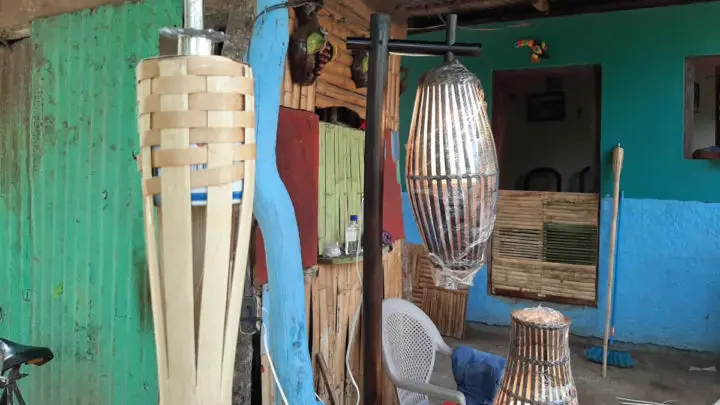 Artesano crea inigualables lámparas de bambú en Catarina, Masaya 