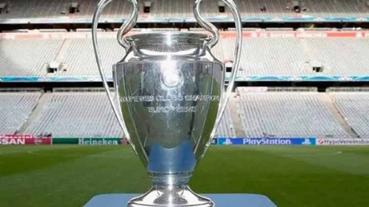 Trofeo oficial de la Champions League 2019-2020.